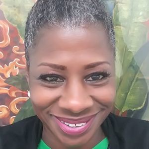 Meet your Posher, Cassandra